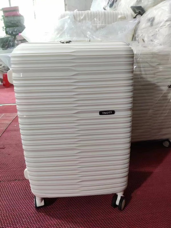 Zestaw bagażu z materiału PP wielobarwny, odporny na wstrząsy