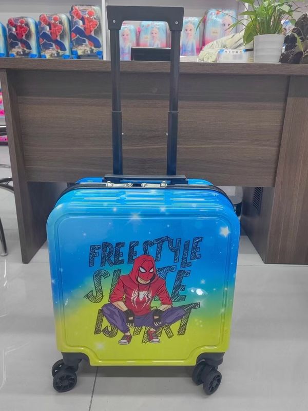 18-calowy dziecięcy bagaż z cypressem