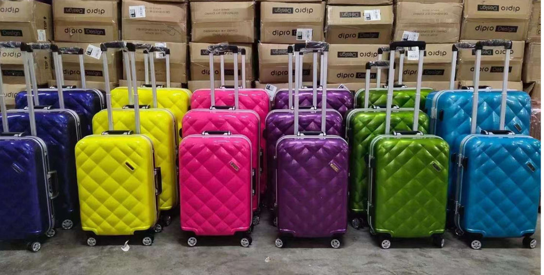 Smart Carry On Luggage Laptop Top Stand Torby podróżne Ubrania z wózkiem Torba szkolna