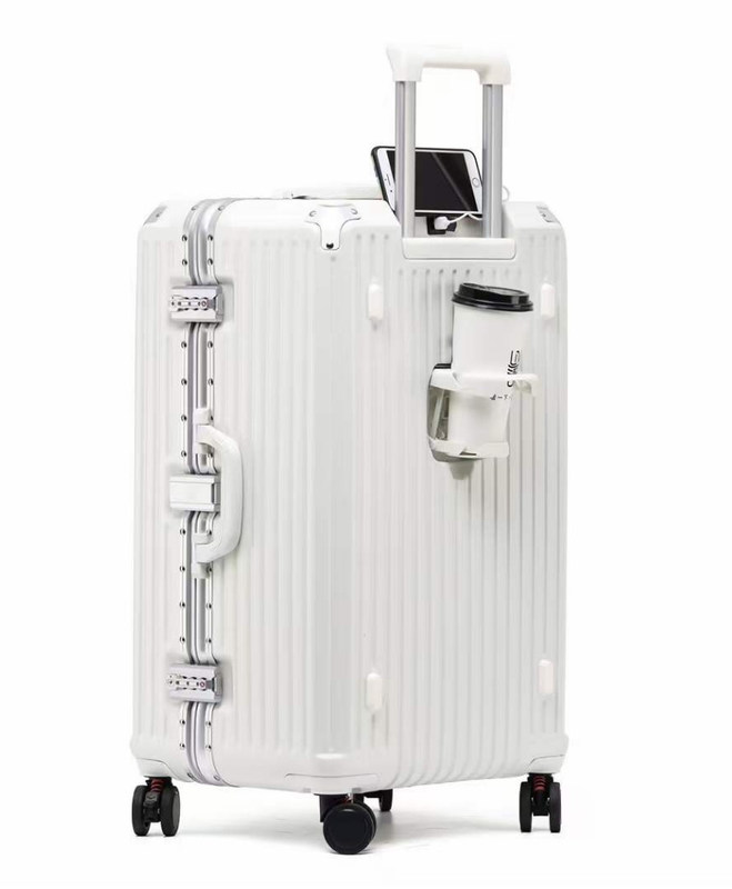 Wyposażone w urządzenia do przechowywania bagażu